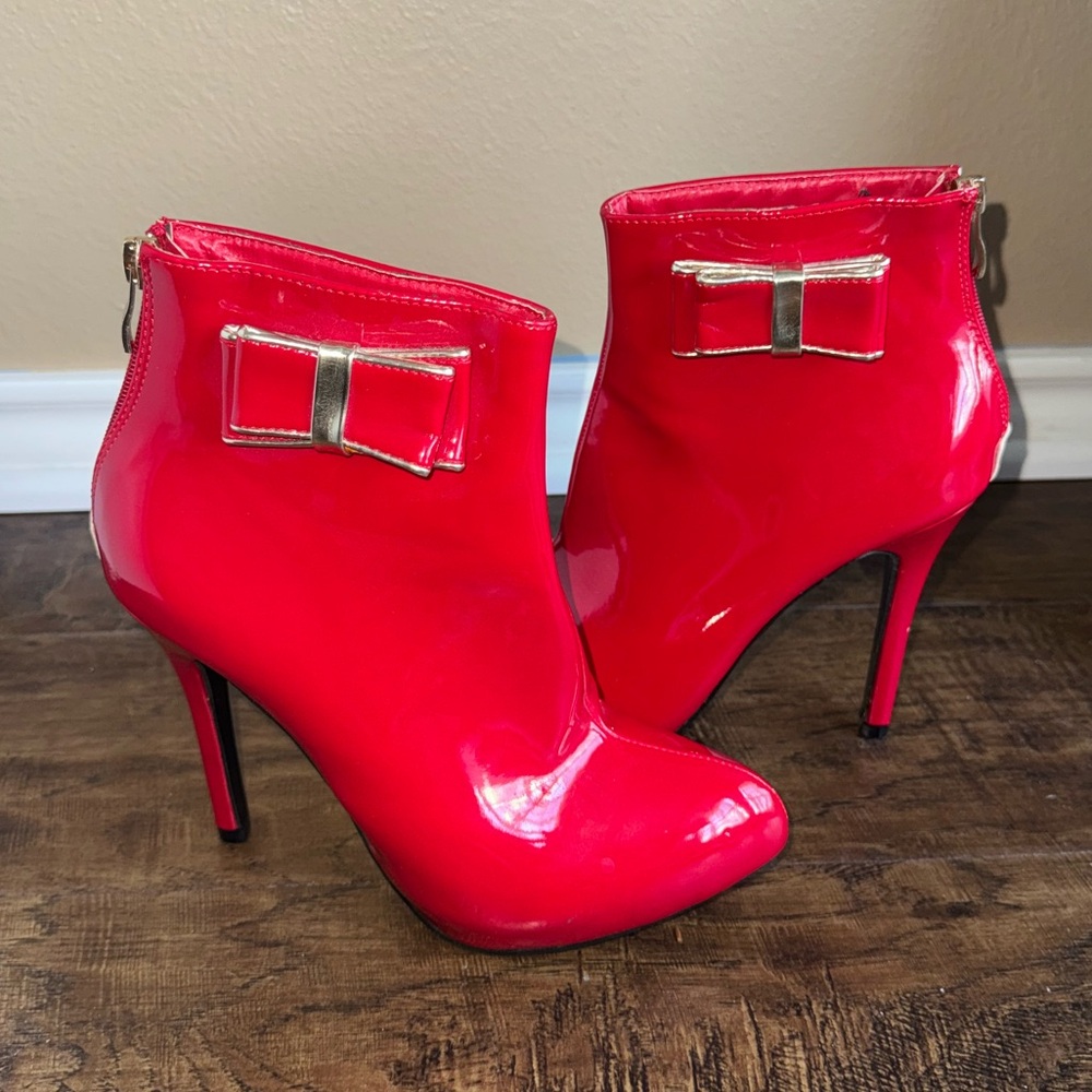 Shoe Dazzle Red Patent Heeled Boots with Bow